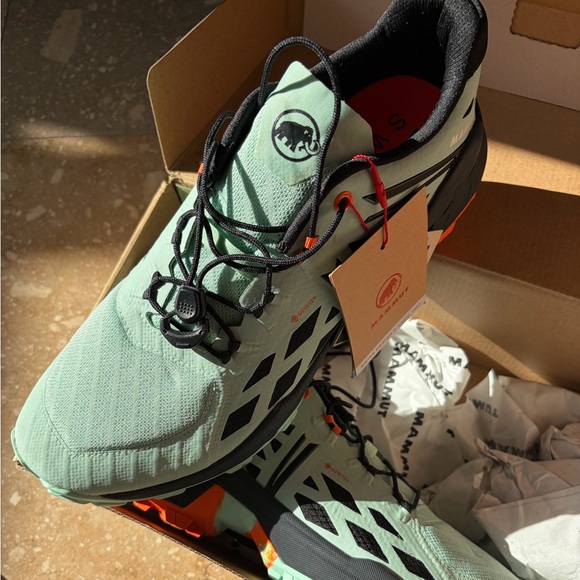 Mammut Shoes - Mammut Sertig TR Low GTX Hiking Shoes - In Box - Neo Mint and Black